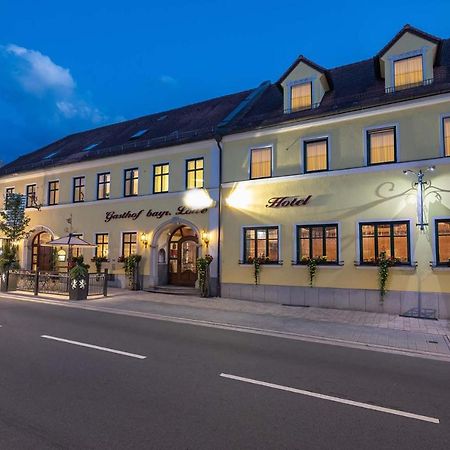 Hotel Bayrischer Loewe Osterhofen Exterior foto