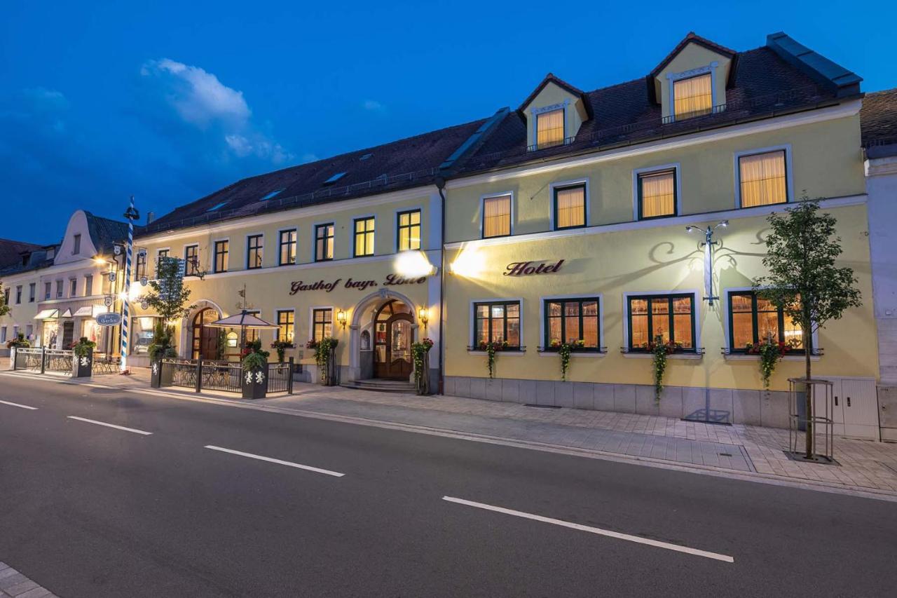 Hotel Bayrischer Loewe Osterhofen Exterior foto